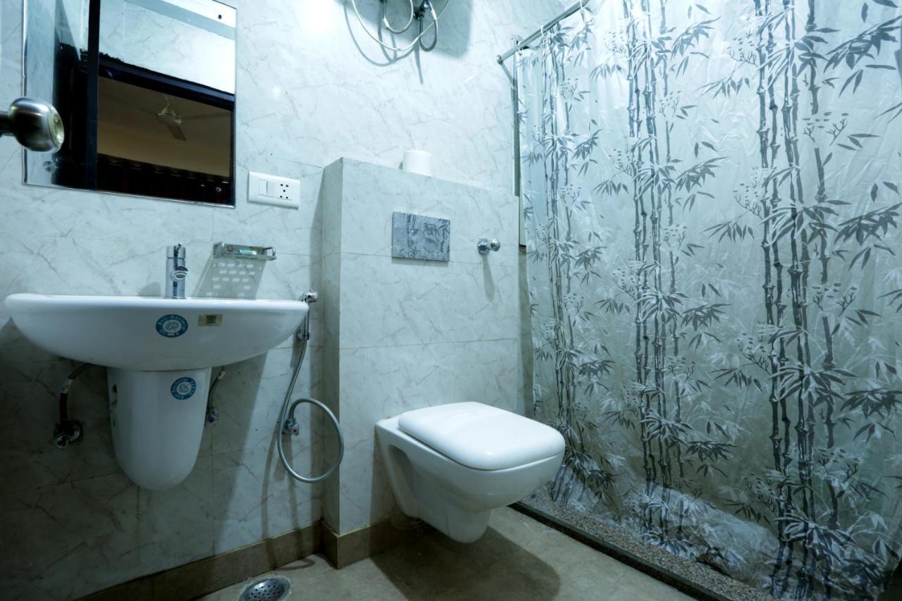Emerald At Airport Bed & Breakfast New Delhi