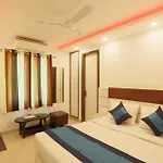 Hotel Emerald Suites At Airport
