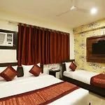 Hotel Emerald Suites At Airport